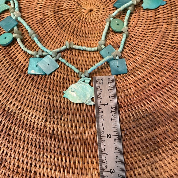 Gorgeous turquoise fish bead necklace - Picture 3 of 6